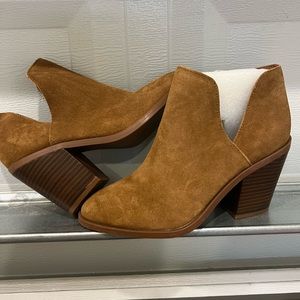 Steve Madden brand new ankle booties so cute with jeans leggings or dresses